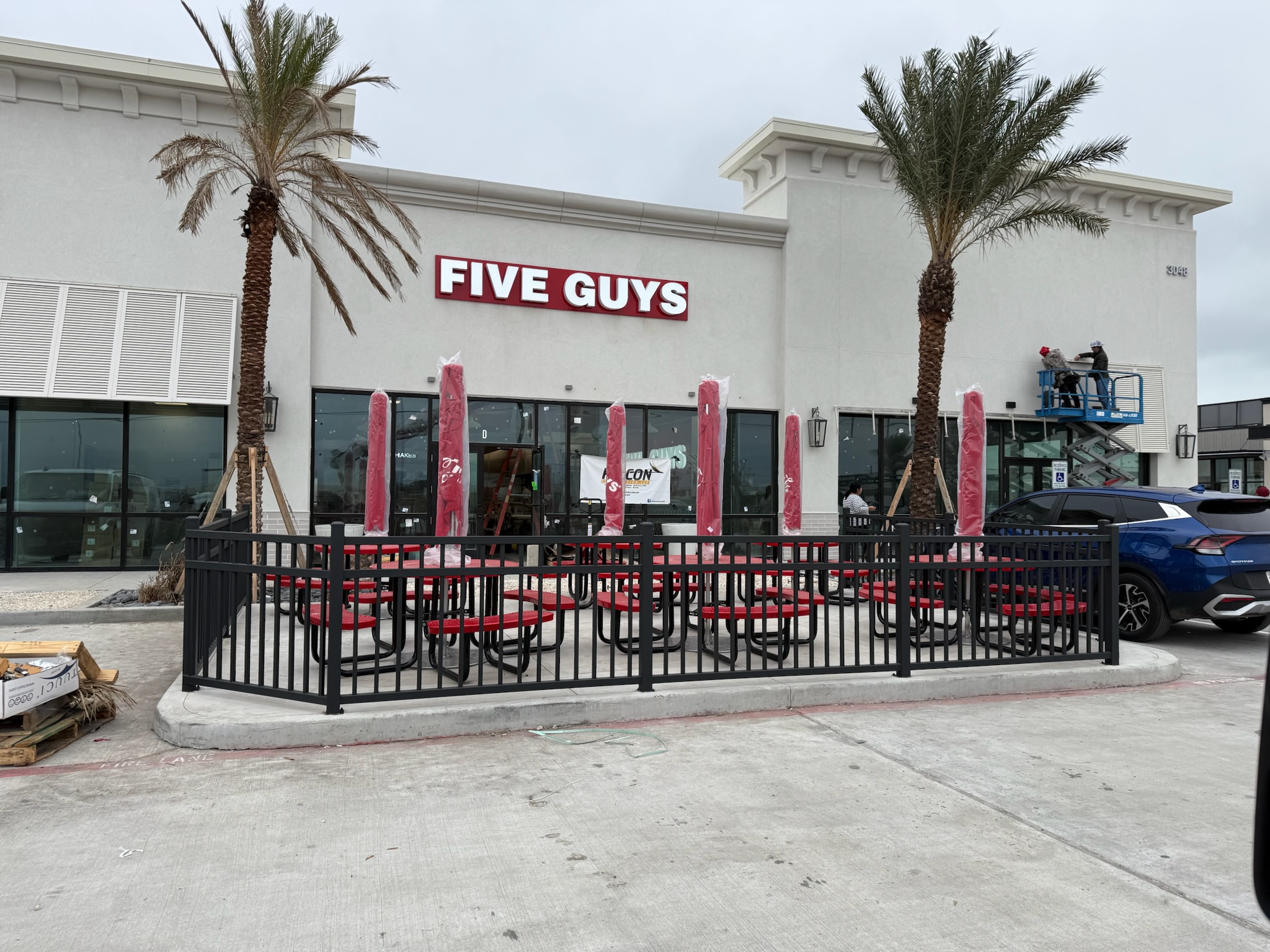 Commercial steel building and welding project